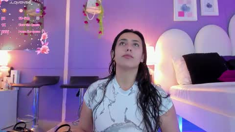 my_aleja_ online show from October 13, 2025, 1:22 pm