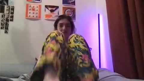 Lily online show from February 17, 2026, 4:42 am