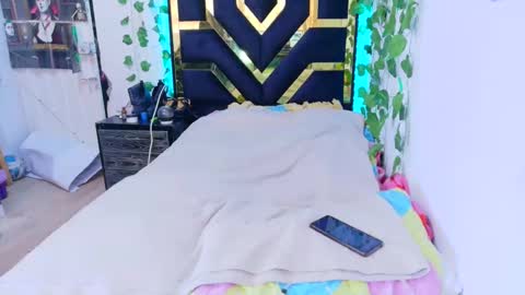 miagosling  NTMU  Dont forget follow me  online show from September 30, 2025, 6:35 pm