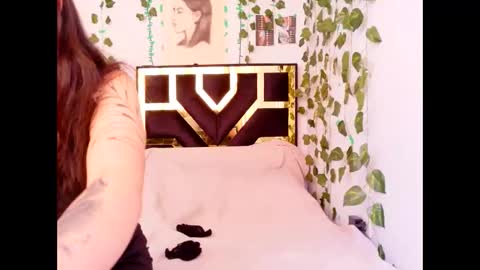 miagosling  NTMU  Dont forget follow me  online show from October 19, 2025, 7:14 pm