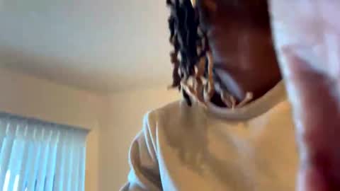 Snapshot of mycreamydreams chatting on March 10, 2025, 12:18 am mycreamydreams online show from March 10, 2025, 12:18 am