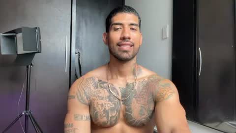 Snapshot of myke_esthetic chatting on July 13, 2026, 6:00 pm Myke esthetic online show from July 13, 2026, 6:00 pm