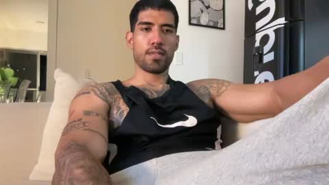 Snapshot of myke_esthetic chatting on July 16, 2026, 3:23 am Myke esthetic online show from July 16, 2026, 3:23 am