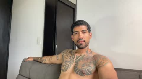 Snapshot of myke_esthetic chatting on August 8, 2026, 10:23 pm Myke esthetic online show from August 8, 2026, 10:23 pm