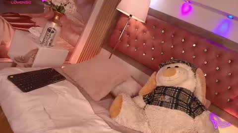 Snapshot of myladreams_ chatting on June 23, 2026, 4:54 am Myla online show from June 23, 2026, 4:54 am