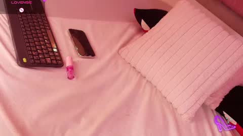 Snapshot of myladreams_ chatting on July 14, 2026, 10:21 am Myla online show from July 14, 2026, 10:21 am