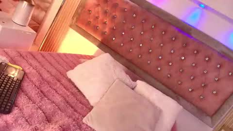 Snapshot of myladreams_ chatting on July 26, 2026, 3:36 am Myla online show from July 26, 2026, 3:36 am