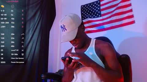 Mylo Wallace  online show from October 13, 2025, 7:14 pm