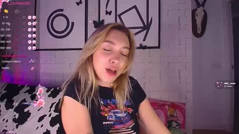 Snapshot of mynameisnikki_ chatting on October 6, 2025, 8:12 am mynameisnikki_ online show from October 6, 2025, 8:12 am