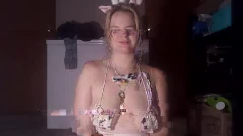 Annie Archer online show from December 6, 2024, 3:41 am
