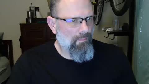 Just hanging out - No pressure online show from March 8, 2026, 7:01 am