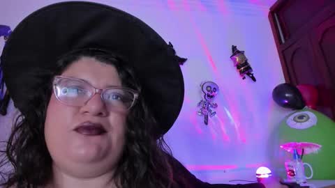 mystery_psique online show from October 31, 2025, 2:07 pm