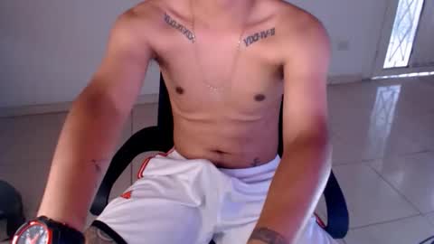 Snapshot of mysteryboy_thin16 chatting on April 26, 2026, 10:40 pm mysteryboy_thin16 online show from April 26, 2026, 10:40 pm