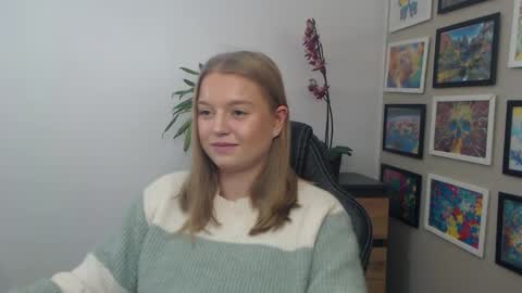 Erica online show from December 19, 2025, 2:02 pm