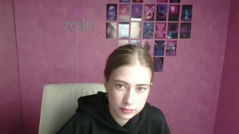 Snapshot of mysticemeli chatting on October 22, 2025, 5:41 am Emelie online show from October 22, 2025, 5:41 am