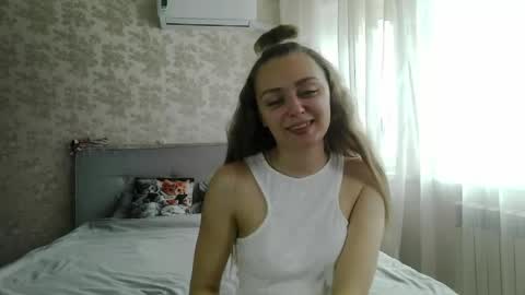 Snapshot of mysticglimmer chatting on April 20, 2026, 11:24 am Anika online show from April 20, 2026, 11:24 am
