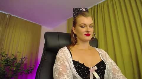 mysticvenus_ online show from October 10, 2025, 7:29 am