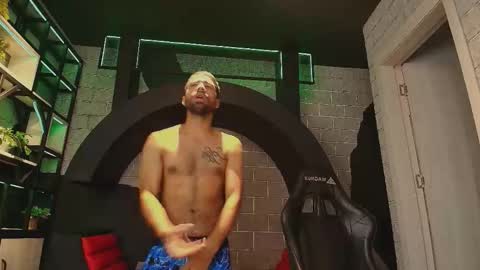 mystrongsubmissive online show from November 20, 2025, 11:10 am