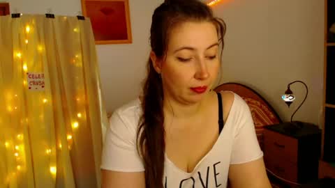 Snapshot of mystydew chatting on May 20, 2026, 11:38 am MystyDew online show from May 20, 2026, 11:38 am