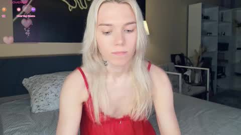 Olivia or just olive online show from December 14, 2025, 7:40 pm