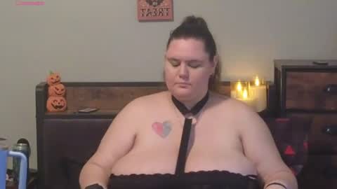 Mzjuicybootay online show from October 31, 2025, 10:33 pm