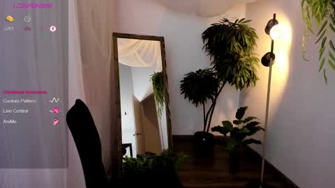 Eva  online show from March 7, 2025, 10:45 am