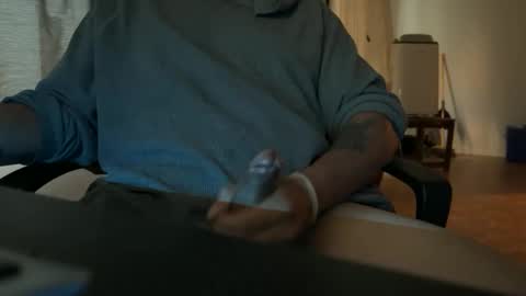 Snapshot of n1_ca chatting on October 5, 2025, 12:03 pm n1_ca online show from October 5, 2025, 12:03 pm