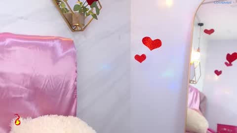 naamah_b online show from February 15, 2025, 5:28 pm