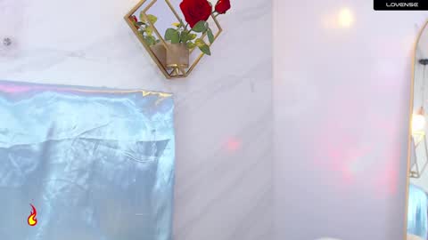 naamah_b online show from February 21, 2025, 4:48 pm