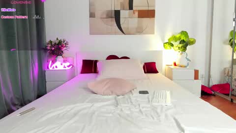 Nadia online show from February 16, 2025, 6:43 pm