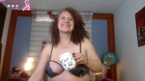 Snapshot of nadia_84 chatting on May 4, 2026, 7:43 pm nadia_84 online show from May 4, 2026, 7:43 pm
