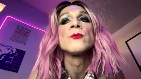 nadia_crivello online show from January 17, 2026, 7:28 pm