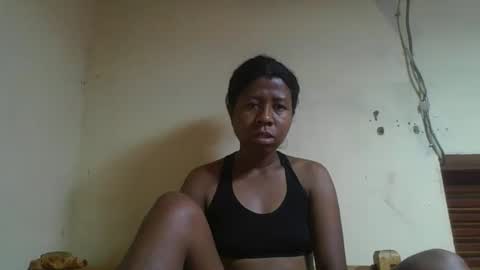 nadiasando online show from November 30, 2025, 7:01 am