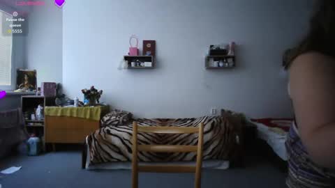 nadiiamorgun online show from October 2, 2025, 6:09 am