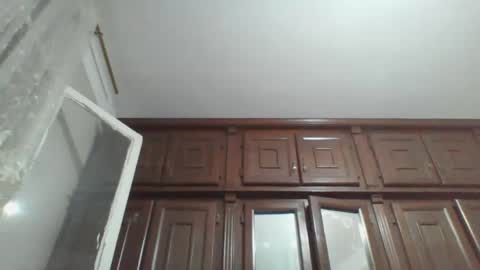 V online show from October 14, 2025, 5:03 pm