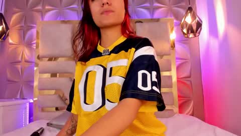 Snapshot of nahia_low chatting on December 5, 2024, 7:27 am  Valeria  online show from December 5, 2024, 7:27 am