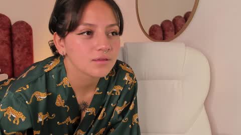 Nahia INDEPENDENT MODEL P online show from December 10, 2024, 5:11 pm