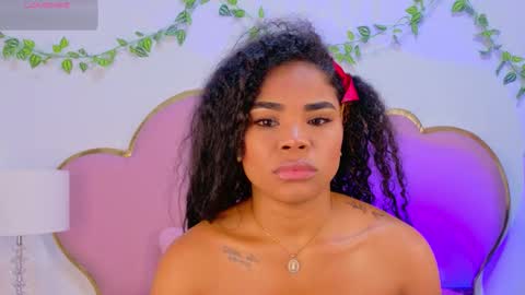 NahiaraReina  online show from December 15, 2025, 1:15 pm