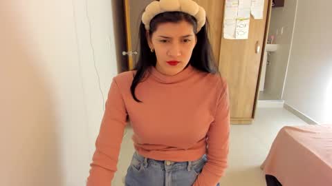 Snapshot of nahomi2021 chatting on February 5, 2025, 1:37 am independent model online show from February 5, 2025, 1:37 am