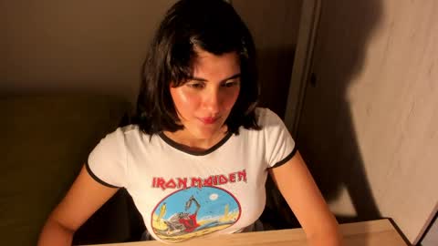 independent model online show from June 9, 2026, 12:55 am