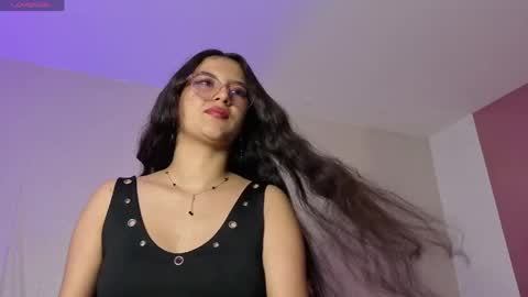 Snapshot of nahomi_blaze56eup chatting on April 11, 2026, 8:35 pm valeria online show from April 11, 2026, 8:35 pm