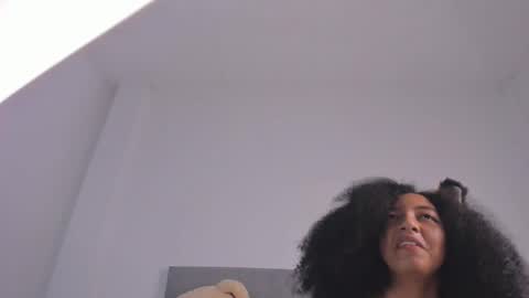 Snapshot of nahomi_miller_ chatting on December 23, 2024, 11:49 pm Laura online show from December 23, 2024, 11:49 pm