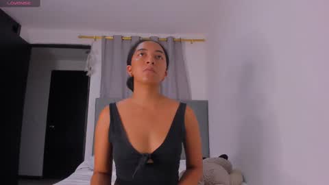 Snapshot of nahomi_miller_ chatting on February 25, 2025, 12:58 am Laura online show from February 25, 2025, 12:58 am