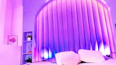  VICTORIA  online show from February 15, 2025, 7:28 pm