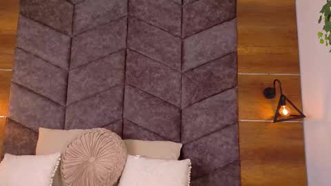  VICTORIA  online show from September 20, 2025, 8:32 pm