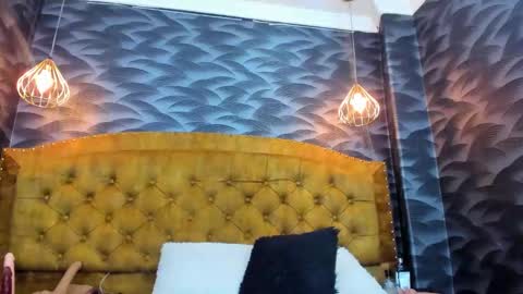 Nahomi online show from December 19, 2025, 5:47 am