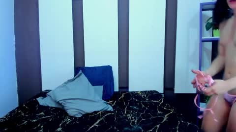 nahomy online show from February 18, 2026, 7:32 pm