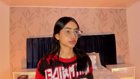 Nahomy  online show from December 22, 2025, 12:24 pm