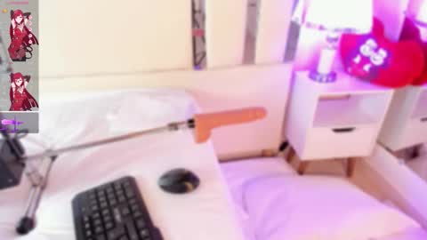 Nahomy Roberts online show from October 31, 2025, 11:44 am