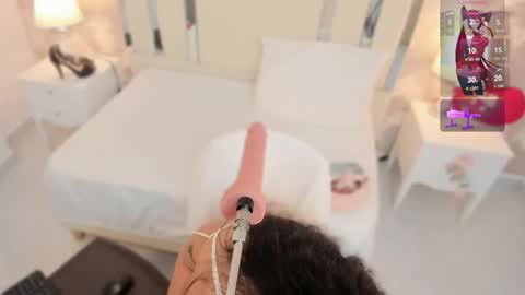 Nahomy Roberts online show from December 16, 2025, 11:37 am